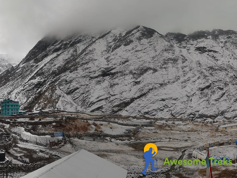 langtang valley trek view in clouds